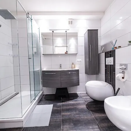 120 M Penthouse, Europa Park -rulantica- Strassburg - Colmar - Schwarzwald, Bis 11 Personnen 아파트 라어