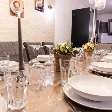 120 M Penthouse, Europa Park -rulantica- Strassburg - Colmar - Schwarzwald, Bis 11 Personnen * Lahr (Baden-Wurttemberg)